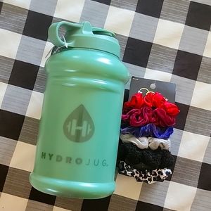 NWT lot! Sage green HydroJug & 6 pack of Scrunchies